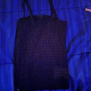 Black Soft Scrunch Shirt With Elastic